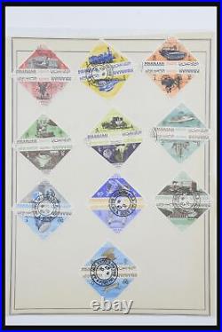Lot 31917 Stamp collection World sorting lot